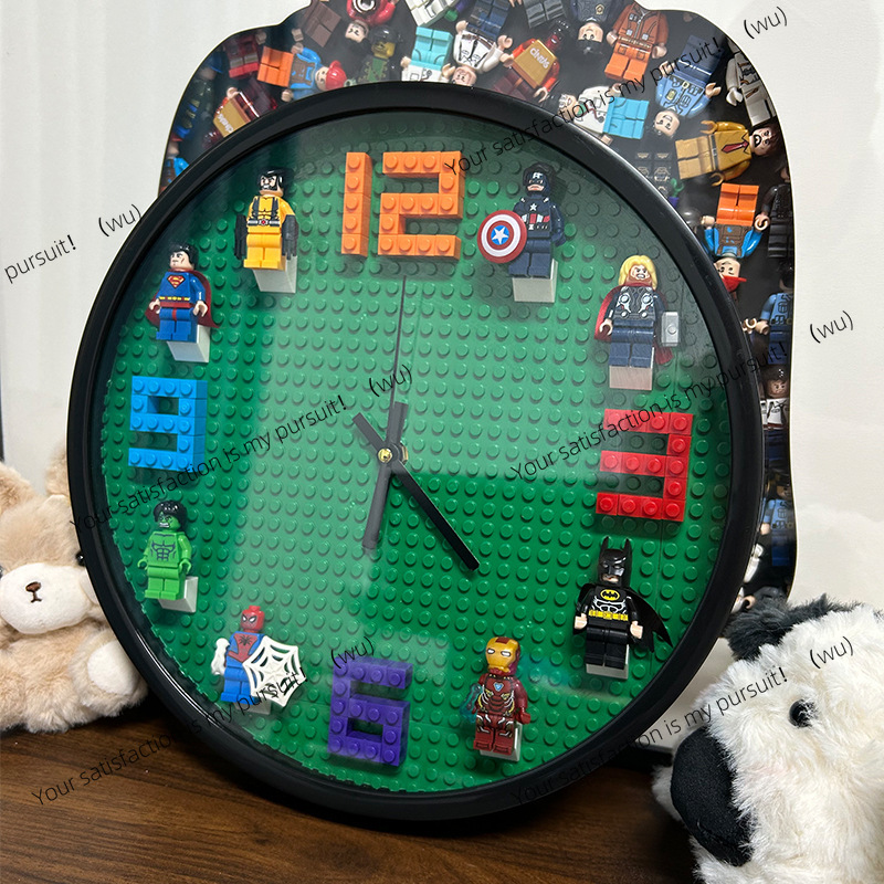 Interior Design Lego - นาฬิกาติดผนังรูปตัวการ์ตูนแบบตัวต่อเลโก้ ใช้ได้กับเลโก้ ตกแต่งผนังห้องนอน